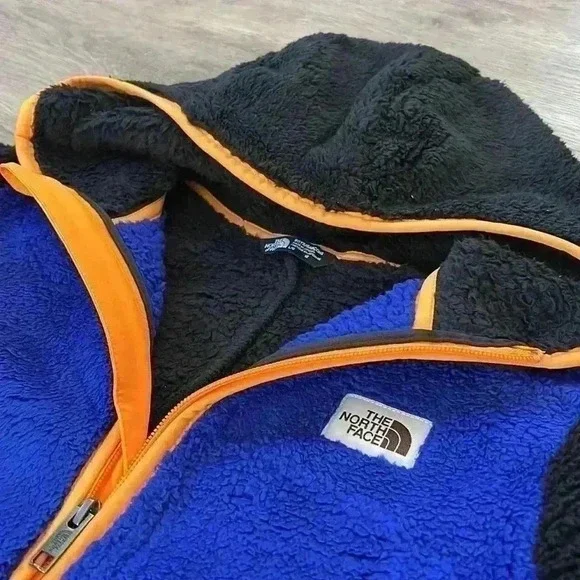 The North Face Boy’s Fleece Hoodie, Large (Size 12) - Picture 3 of 9